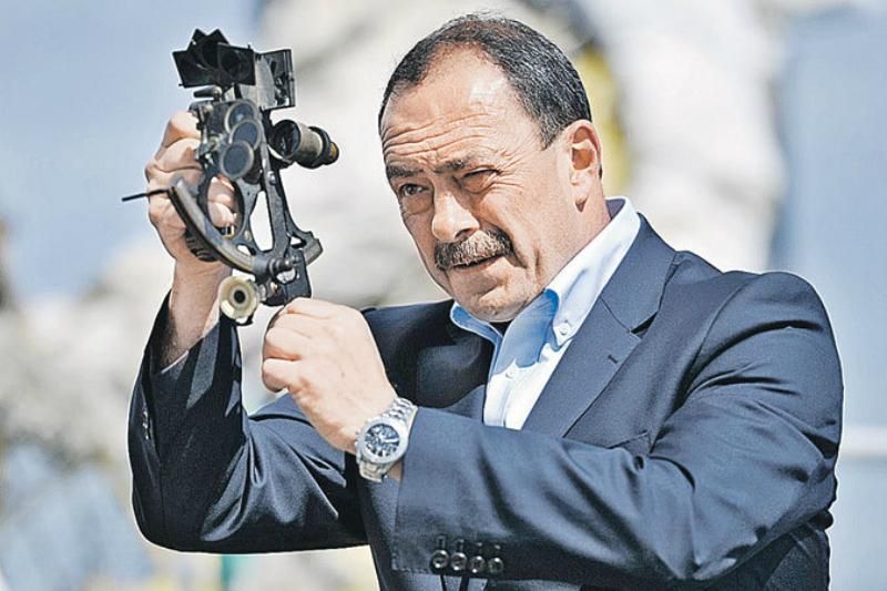 Російський телеведучий заявив, що на Донбасі воюють професійні російські військові
Російський телеведучий заявив, що на Донбасі воюють професійні російські військові