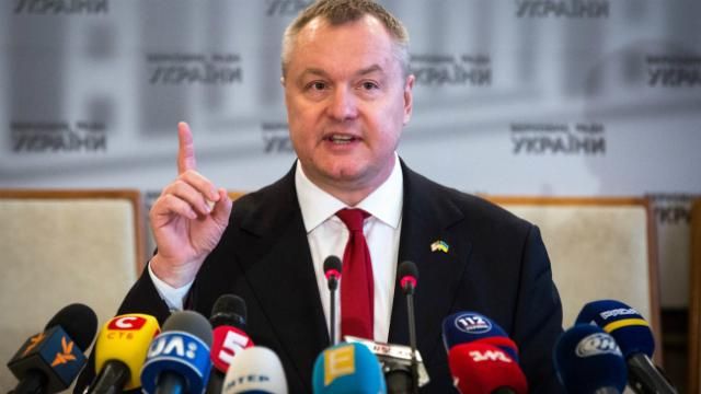 Артеменко не прекращает удивлять: хочет, чтобы украинцы имели по два паспорта Артеменко не прекращает удивлять: хочет, чтобы украинцы имели по два паспорта