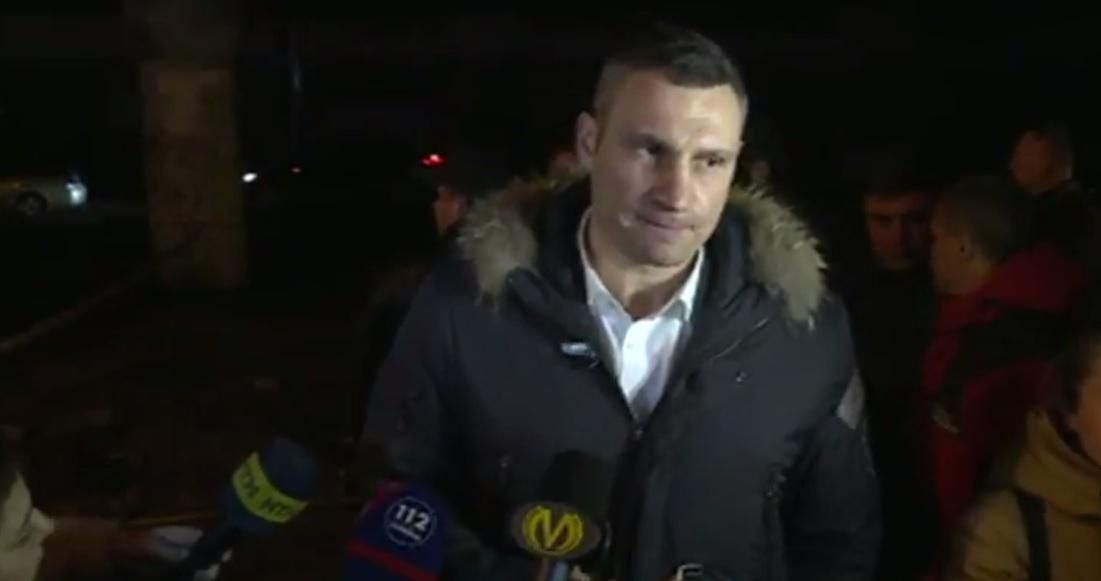 Кличко прокомментировал обвал Шулявского моста с места происшествия Кличко прокомментировал обвал Шулявского моста с места происшествия