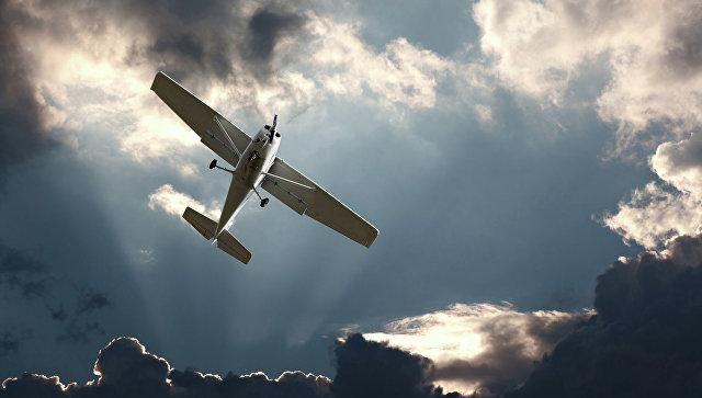 Самолет упал на жилые дома в США: как минимум 4 погибших Самолет упал на жилые дома в США: как минимум 4 погибших