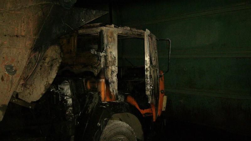 Бойовики обстріляли автопарк донецької компанії: з'явилися фото Бойовики обстріляли автопарк донецької компанії: з'явилися фото