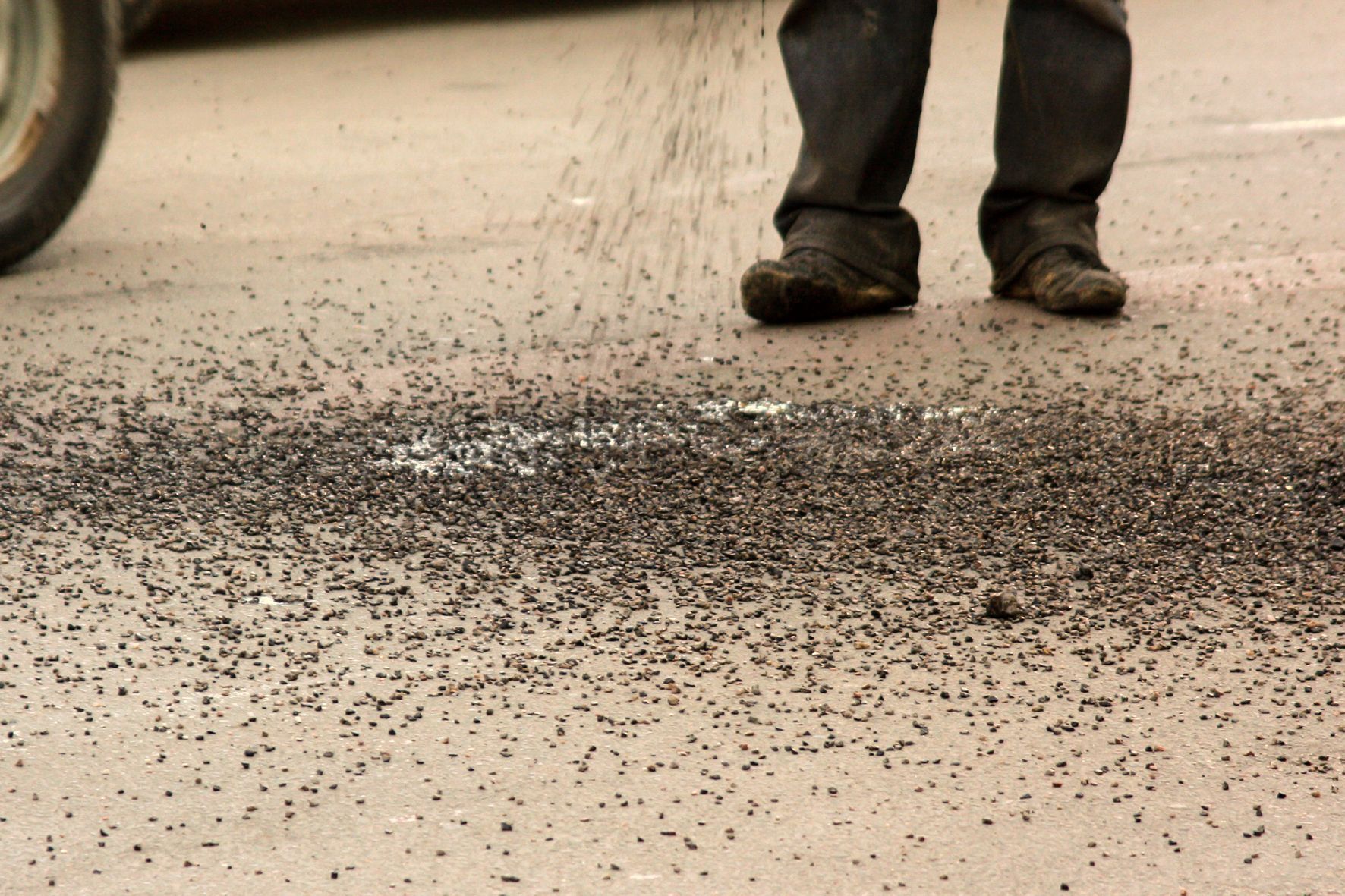 Шокирующая цифра: сколько дорог отремонтировали в Украине за год Шокирующая цифра: сколько дорог отремонтировали в Украине за год