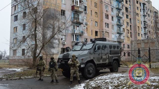 Бойцы спецподразделения КОВД покидают Авдеевку фото