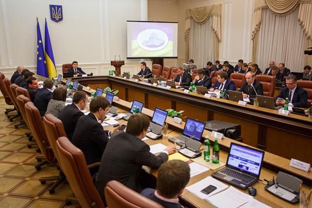 Кабмін встановив правила ввезення і вивезення товарів з АТО Кабмін встановив правила ввезення і вивезення товарів з АТО