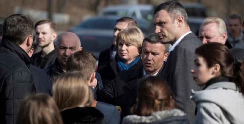 Кличко: В этом году мы отремонтируем 300 километров дорог Кличко: В этом году мы отремонтируем 300 километров дорог