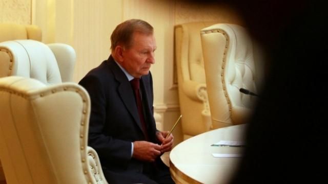 У Кучми пояснили, як впливає "націоналізація" і визнання "паспортів" на Мінський процес У Кучми пояснили, як впливає "націоналізація" і визнання "паспортів" на Мінський процес