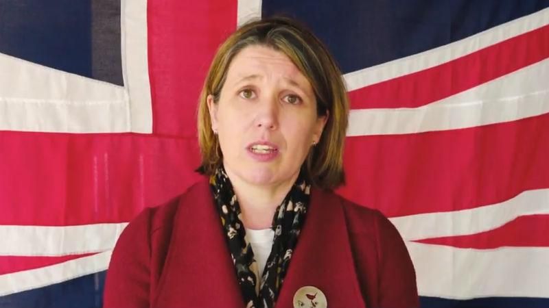 Посол Великобритании присоединилась к флешмобу в поддержку ветеранов АТО Посол Великобритании присоединилась к флешмобу в поддержку ветеранов АТО