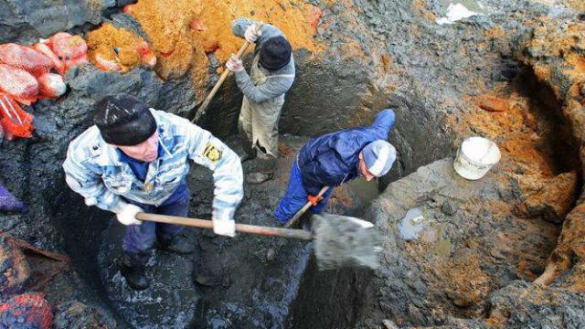 Заради бурштину копачі пошкодили залізничну колію