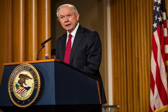 Россия отмалчивается по поводу скандала с прокурором США Россия отмалчивается по поводу скандала с прокурором США