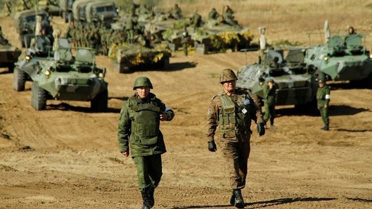 У Росії терміново перевіряють бойову готовність: піднято частину у Криму та Чечні 