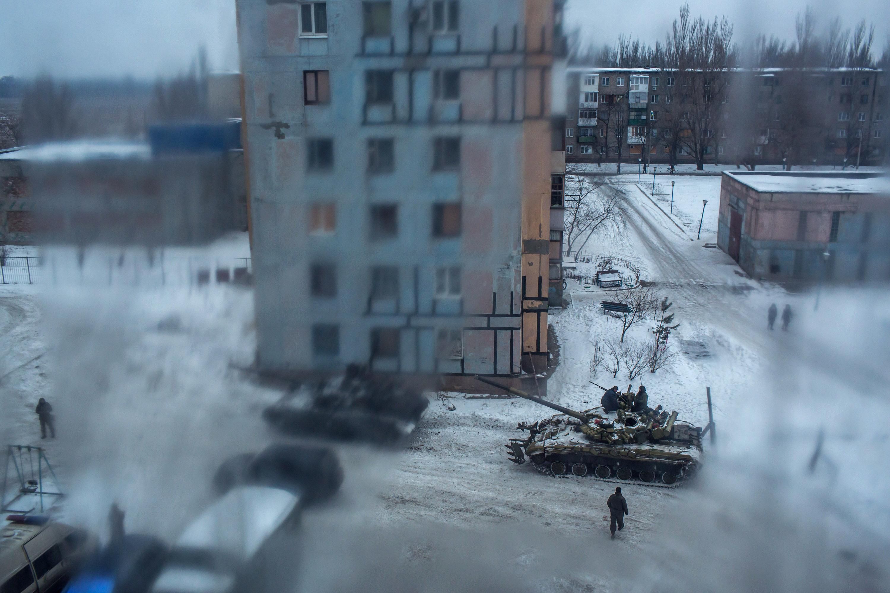 Бойовики з танків обстрілюють житлові квартали Авдіївки