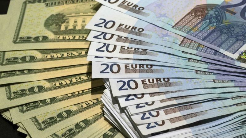 Курс валют на 3 марта: Евро продолжает стремительно падать в цене