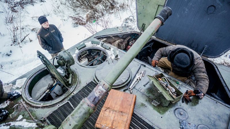 Россия стягивает тяжелое вооружение к линии фронта, – ОБСЕ Россия стягивает тяжелое вооружение к линии фронта, – ОБСЕ