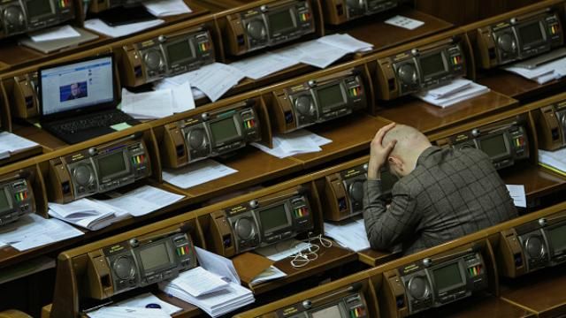 Через е-декларації на депутата і заступника міністра завели справи Через е-декларації на депутата і заступника міністра завели справи