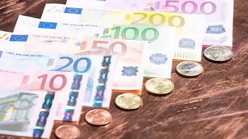 Курс валют на 6 березня: євро шаленими темпами відвойовує позиції 