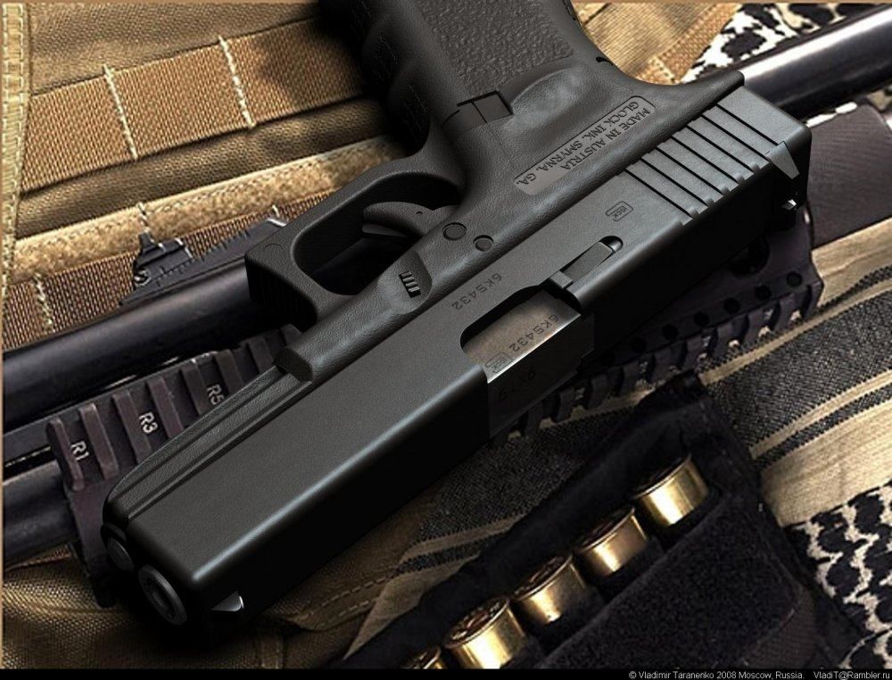 У Дніпрі чоловік зі стріляниною грабував магазин У Дніпрі чоловік зі стріляниною грабував магазин