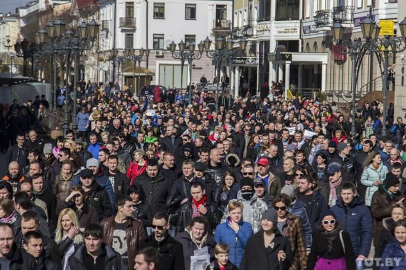 В Білорусі новий мітинг: близько тисячі осіб зібралися у Бресті
