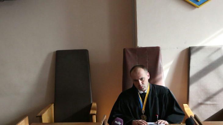 Судебное заседание относительно Насирова в воскресенье не будет возобновляться, – судья