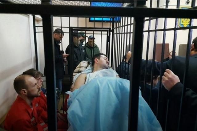 Рома вийти не намагався: триває блокування суду над Насіровим Рома вийти не намагався: триває блокування суду над Насіровим