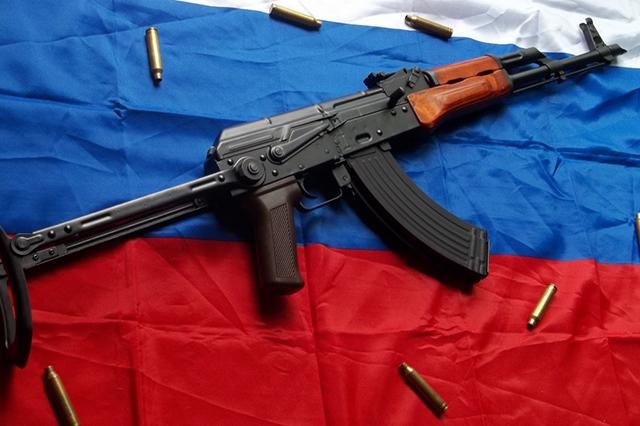 Оружие боевикам поставляет Россия, – представитель Украины в Гааге