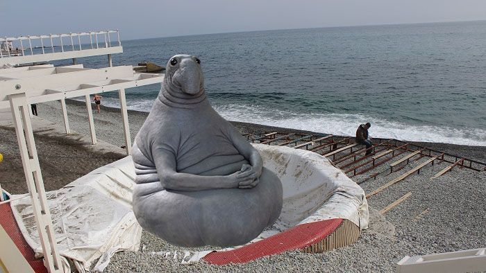 В очікуванні туристів: в мережі з'явилися нові фото засмічених пляжів окупованої Ялти В очікуванні туристів: в мережі з'явилися нові фото засмічених пляжів окупованої Ялти