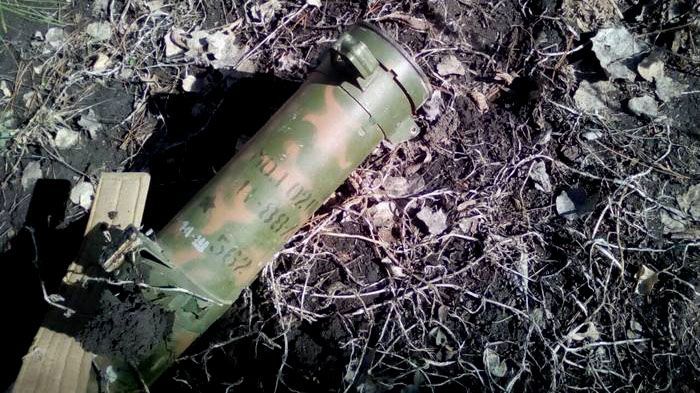 Фотофакт: бойовики так тікали від сил АТО, що забули вогнемет Фотофакт: бойовики так тікали від сил АТО, що забули вогнемет