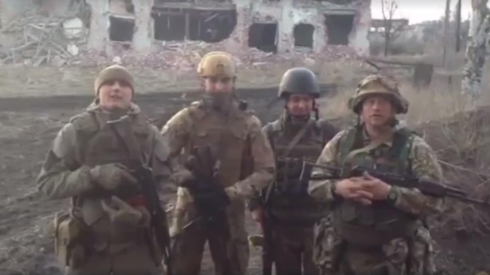 Чтобы каждая женщина дождалась своего мужа с передовой, – поздравление бойцов из-под обстрелов Чтобы каждая женщина дождалась своего мужа с передовой, – поздравление бойцов из-под обстрелов