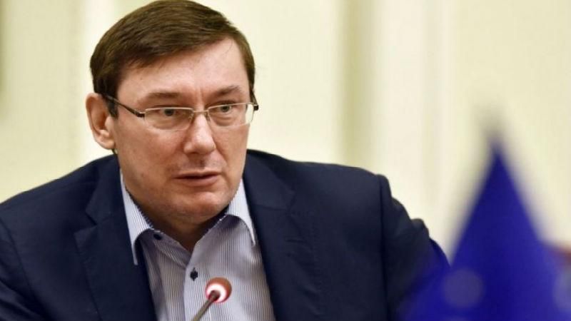 У чиновника в ходе обыска нашли позолоченный рукомойник У чиновника в ходе обыска нашли позолоченный рукомойник