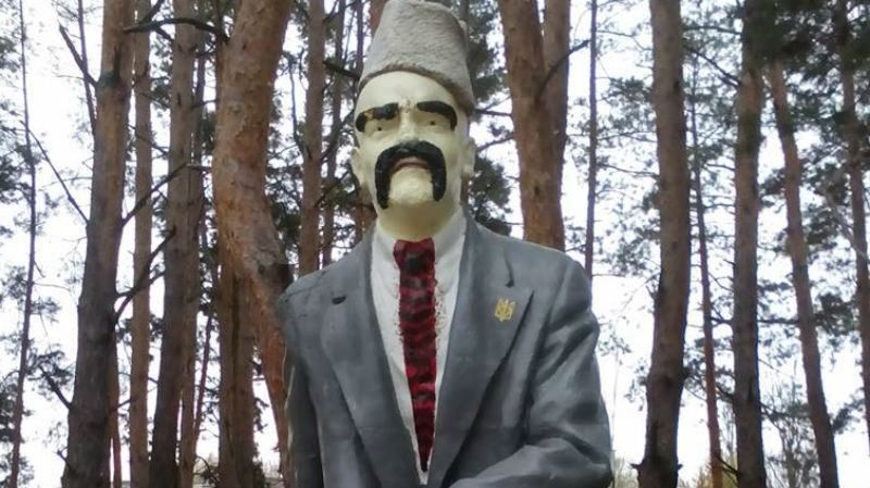 Бойцы АТО сделали из Ленина Шевченко – смешное фото Бойцы АТО сделали из Ленина Шевченко – смешное фото