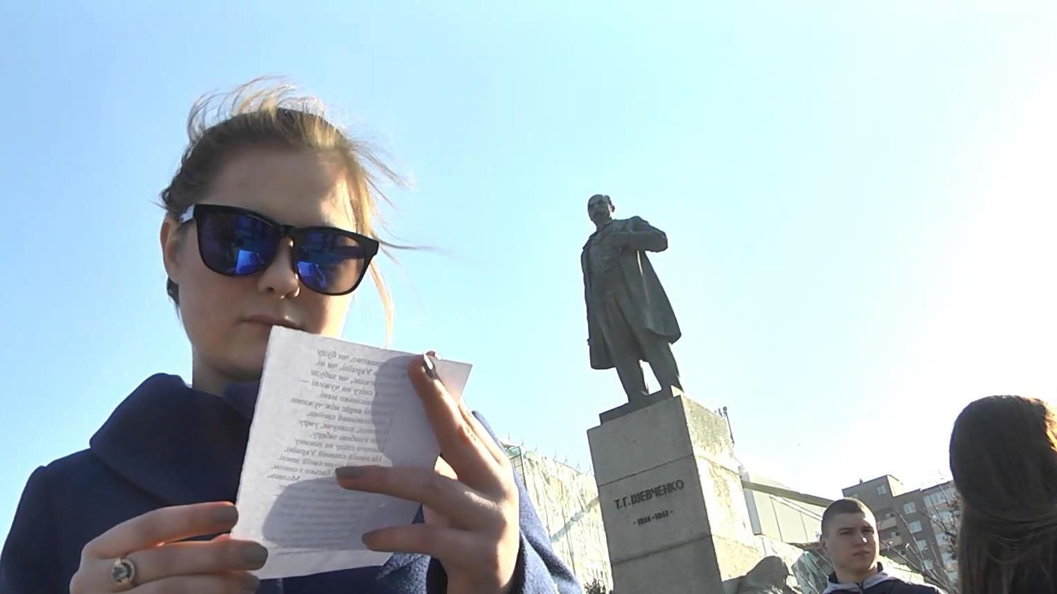 Флешмобы, конкурсы, стихи: как почтили память Шевченко в разных городах Украины