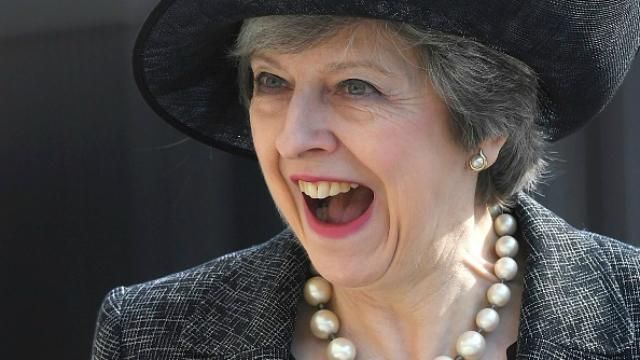 Жуткий смех Терезы Мэй изрядно насмешил соцсети: подборка забавных мемов Жуткий смех Терезы Мэй изрядно насмешил соцсети: подборка забавных мемов