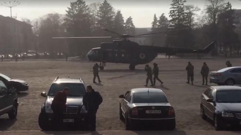 Генерал-полковник летает "по работе" на вертолете: опубликовано видео