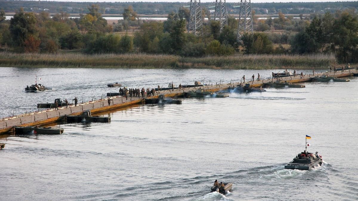 Техника войны. Учения украинских военных на Днепре. 150 миллионов долларов для Украины Техника войны. Учения украинских военных на Днепре. 150 миллионов долларов для Украины