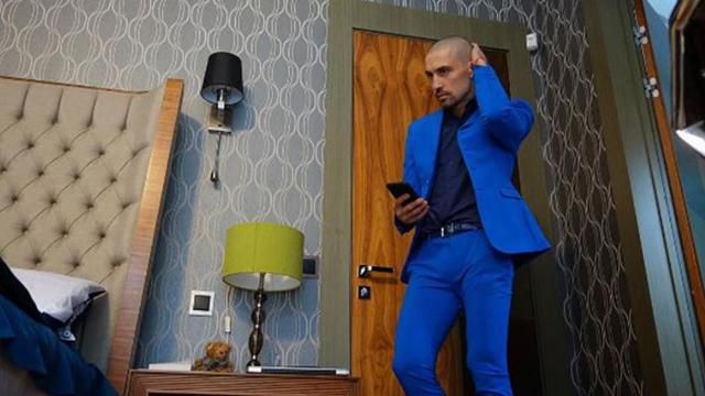 Російський співак поголився налисо: з'явилися фото