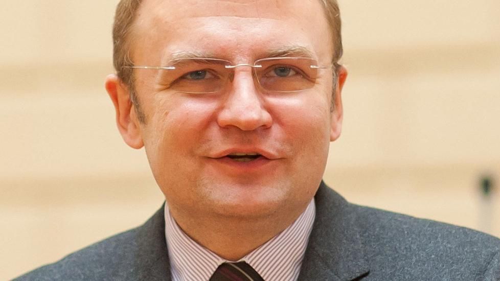 Садовий розповів, про що спілкувався з Порошенком та Аваковим Садовий розповів, про що спілкувався з Порошенком та Аваковим