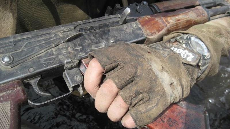 Украинский офицер застрелил коллегу на фронте, – СМИ Украинский офицер застрелил коллегу на фронте, – СМИ