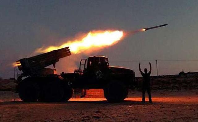 В Авдеевке опять обострение: боевики уже несколько часов палят из "Градов" В Авдеевке опять обострение: боевики уже несколько часов палят из "Градов"