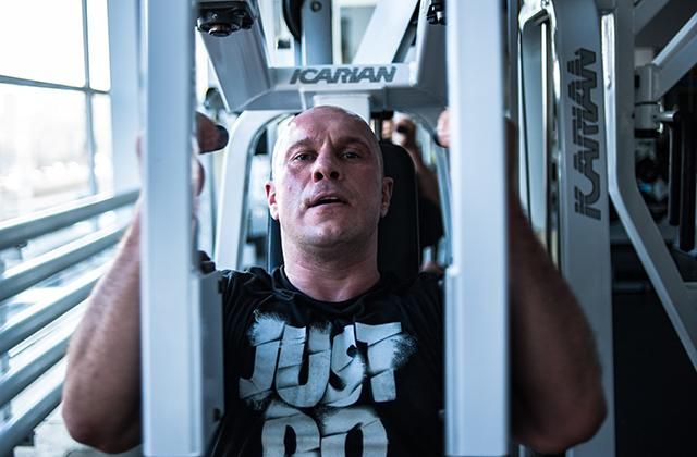 Кива зізнався, що бив жінок і не хоче одружуватися Кива зізнався, що бив жінок і не хоче одружуватися