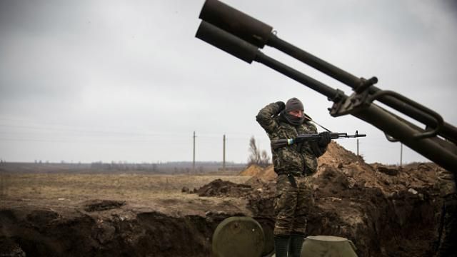 За день бойовики 42 рази гатили по силах АТО: є поранені серед українських воїнів