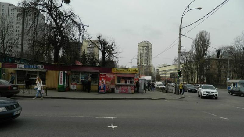 Біля ринку у Києві сталась стрілянина