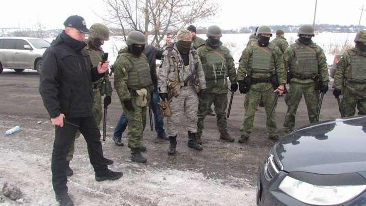 Сторонников блокады уже "ждут" на вокзале в Константиновке, – ветеран АТО Сторонников блокады уже "ждут" на вокзале в Константиновке, – ветеран АТО