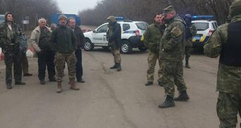 Правоохранители снова начали задерживать блокировщиков Донбасса