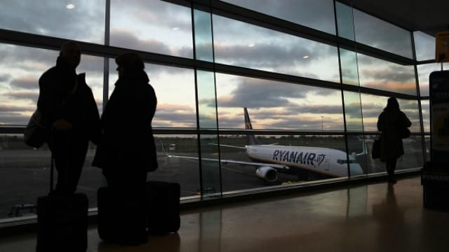 Історичний день – перший Ryanair приземлився в Україні: з'явились фото