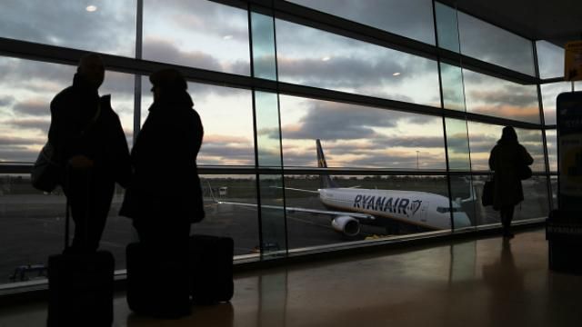 Исторический день – первый Ryanair приземлился в Украине: появились фото Исторический день – первый Ryanair приземлился в Украине: появились фото