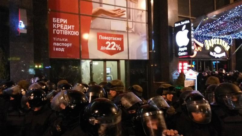 Головні новини 14 березня: пристрасті з Парасюком, погроми в Києві і справа Януковича