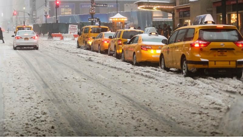 США в снежном плену: в нескольких штатах – чрезвычайное положение, есть жертвы США в снежном плену: в нескольких штатах – чрезвычайное положение, есть жертвы