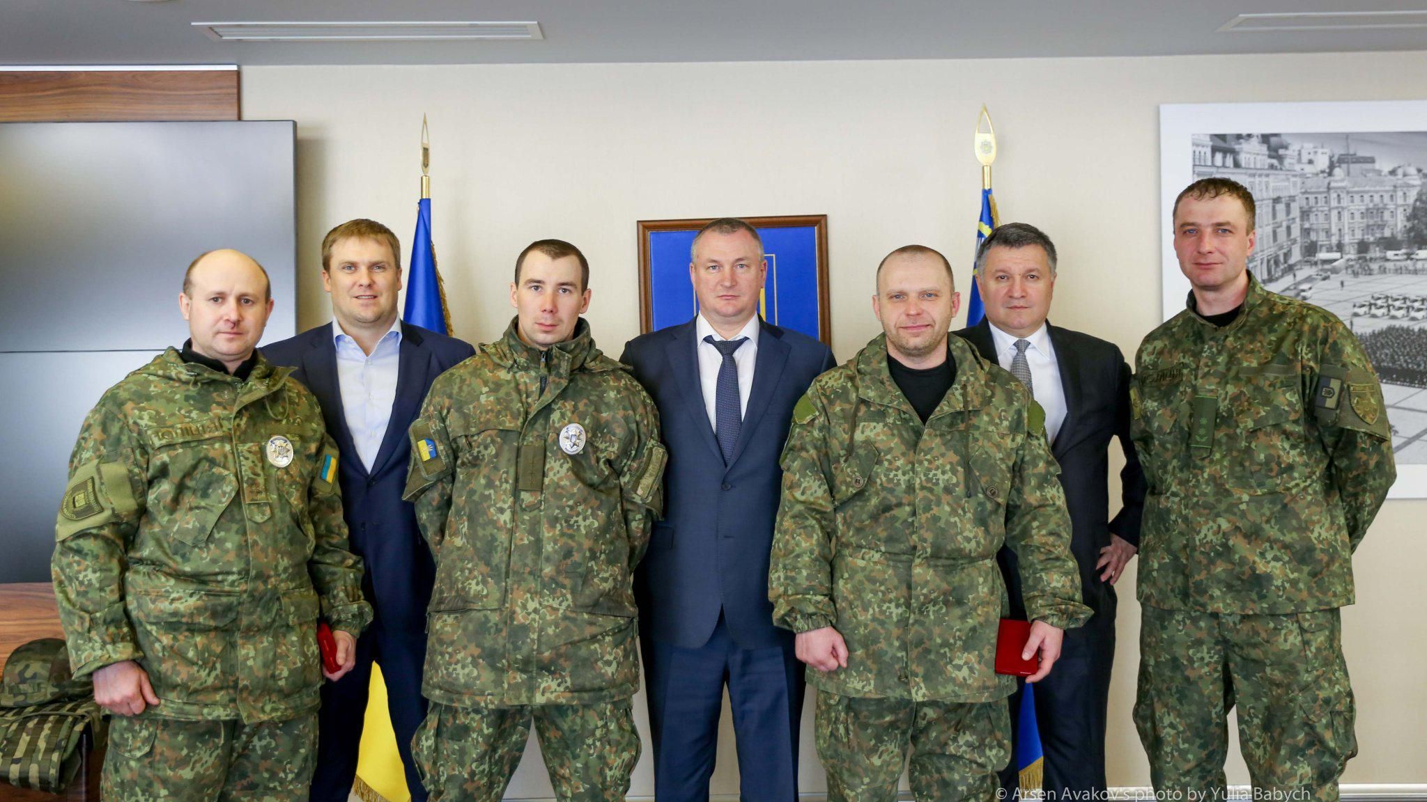 Після сутички з Парасюком поліцейські отримали нагороди від Авакова