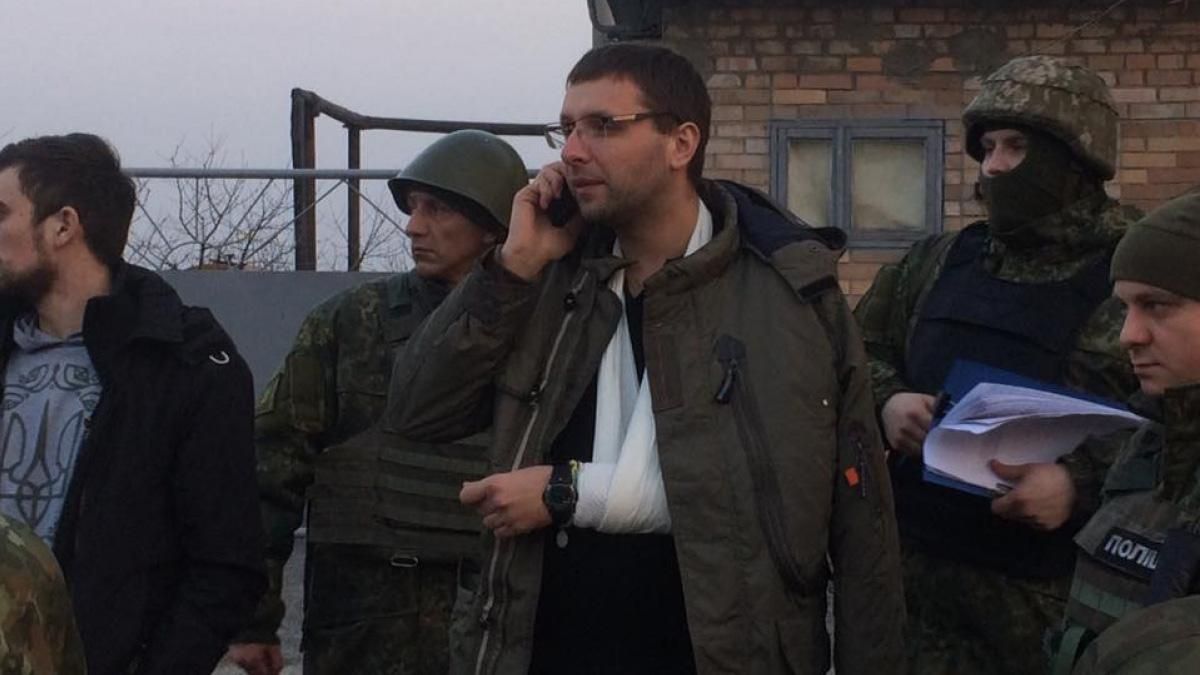 "Шоу Парасюка": у поліції заявили, що рука нардепа в гіпсі є "сценічним гримом" "Шоу Парасюка": у поліції заявили, що рука нардепа в гіпсі є "сценічним гримом"