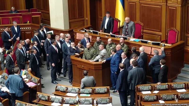 Камуфляжный бардак в Раде, или кто кому Парасюк Камуфляжный бардак в Раде, или кто кому Парасюк