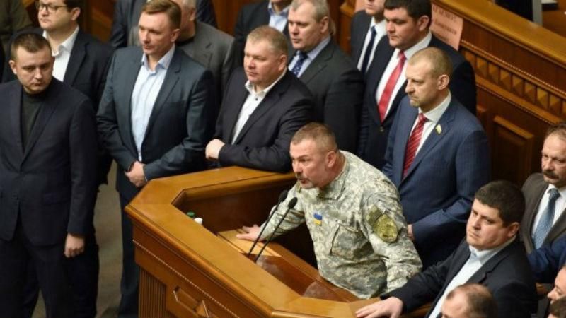 Парубий приказал расследовать инцидент с полицейскими в Раде Парубий приказал расследовать инцидент с полицейскими в Раде